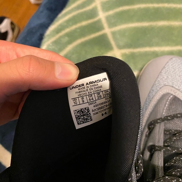 Under Armor - Picture 5 of 6